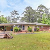 Palmetto Cottage w/ Fire Pit, Game Table + More!