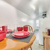 Pet-friendly Cincinnati Apt: 5 Mi to Downtown!