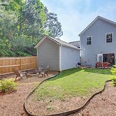 Canton Home w/ Fenced Yard: 6 Mi to Lake Allatoona