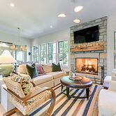 Stunning Cashiers Cottage Rental w/ Screened Porch