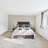 Central Guest Room - En-suite, Parking & Garden