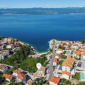 Beachfront Apartment Betty