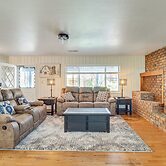 Deck + Pool Table: Pinetop-lakeside Nature Escape