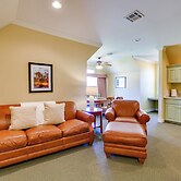 Springfield Studio Rental w/ Golf Course View!