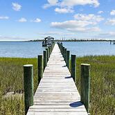 Sunrise Sound Cottage 3 Bedroom Home by RedAwning