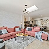 Spacious House With 3 Terraces