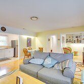 Long Beach Cottage, Walk to Beach & Downtown!