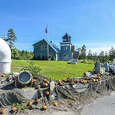 4 Mi to Acadia Trails: Coastal Maine Home w/ Deck
