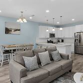 3BR Home /beach Access/spacious Deck/zoo Across