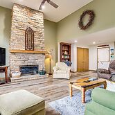 Door County Townhome: Pool Access, 1 Mi to Beach!