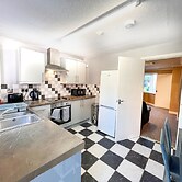 Taylor Close Holiday Home