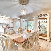 French-inspired Townhome 9 Mi to Saratoga Springs!