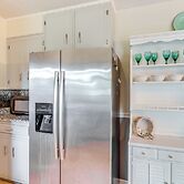 Pace Family Home: 1 Mi to Beach & Park!