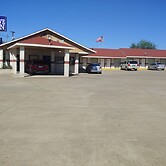 Brooks City Executive Inn