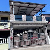 OYO 90982 Hifi Rooms Homes