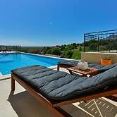 Zora - Modern Rustic - H