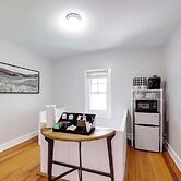 Cincinnati Apartment: 1 Mi to Hyde Park Square!