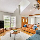 Yantis Retreat on 10 Acres: Steps to Lake Fork!