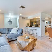 Coastal Family Getaway - Walk to Pelican Beach!