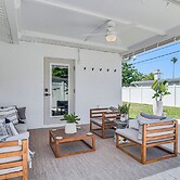 Redington Beach Coastal Retreat - Walk to Beach!