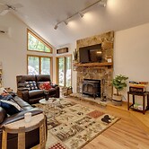 Terra Alta Vacation Rental: Walk to Alpine Lake!