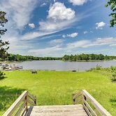 Cabin on Lake Raymond Gary w/ Dock, Grill & Views!