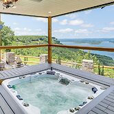 Luxe Home w/ Panoramic Greers Ferry Lake Views