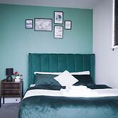 40percent off Monthly /2 Bedroom apt / City Centre