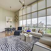 Modern Lake Charles Condo w/ Balcony: 7 Mi to Dtwn