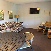 Boundary Waters Resort & Marina