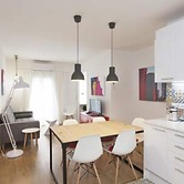 Designer Apt Near Fira Balcony 5PP Wifi Smart TV by Myrentalhost