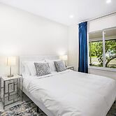 Uhost AI 1BR With Marble Accents Patio