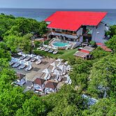 Pao Pao Hotel and Beach Club