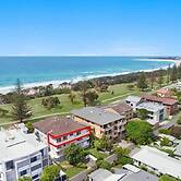 Marine Mirage - 2 Bedroom Apartment with Beachfront Vibes