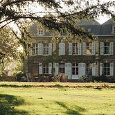 Petit Chateau Vercourt
