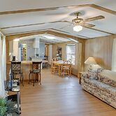 Blackwell Home w/ Enclosed Porch: Steps to Water!
