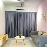 Comfy 3-Bedrooms Apartment at Meritus Residensi