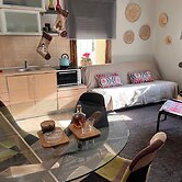 Room-neoclassical Guest House on Ground