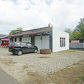 OYO 90229 Fidel Caestro Homestay