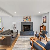 Cottage on Jenkins Pond