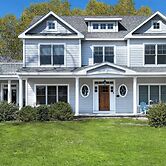 Stunning 5 Bdr, Walk to York Harbor Beach!