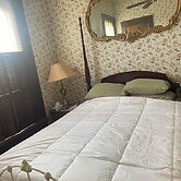 1873 Victorian Rose B & B
