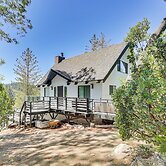 Lake Arrowhead Cabin w/ Hot Tub & Mountain Views!