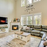 Spacious Donnelly Family Home w/ Private Hot Tub!