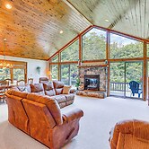 Pennsylvania Cabin Hideaway: Hot Tub & Deck!