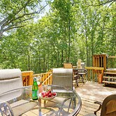 Lakefront Innsbrook Chalet: Hot Tub + Fire Pit!