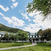 Chico Hot Springs Resort & Day Spa