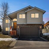 Tranquil Tahoe Retreat With Hot Tub 3 Bedroom Home by RedAwning