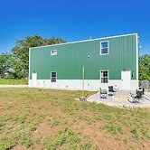 Indoor Recreation Room at Skiatook Vacation Rental