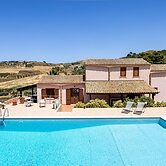 Villa sui Colli Ericini con Piscina by Wonderful Italy